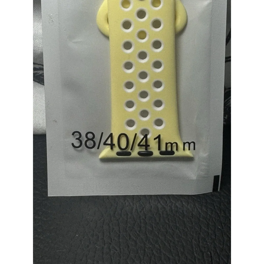 NIP Light Yellow Apple Watch Band 38/40/41 mm Adjustable Silicone